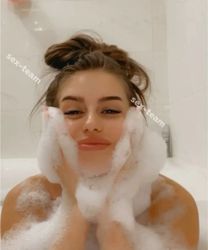 Оля